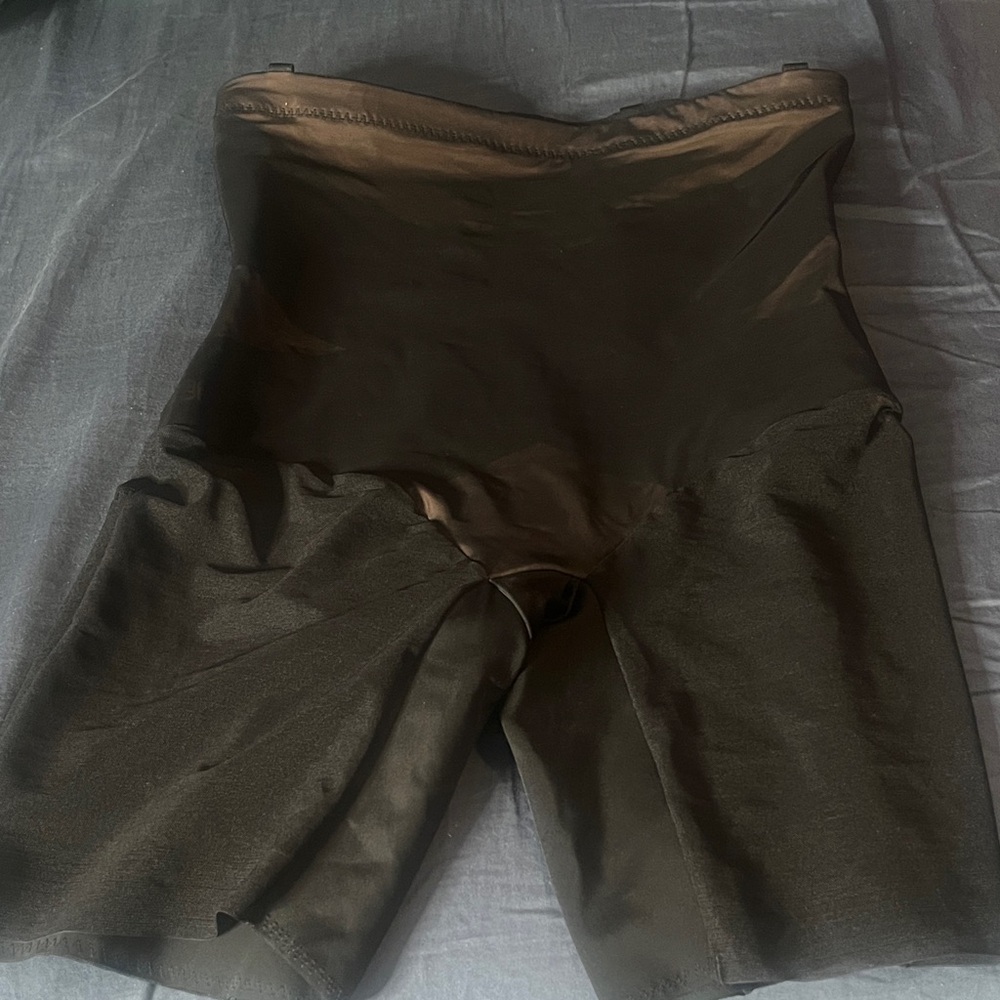 Honeylove Women's Black Super Power Short